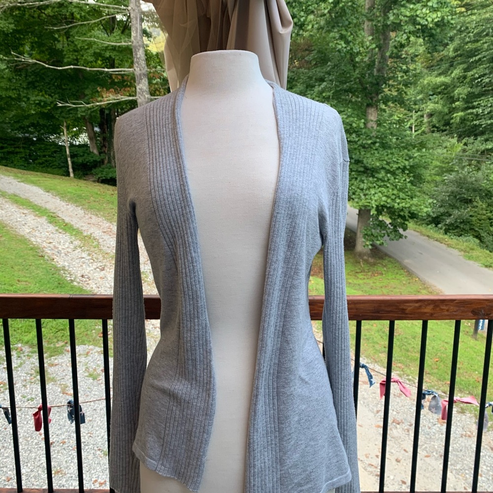 🖤 Gray Cardigan Medium 🖤